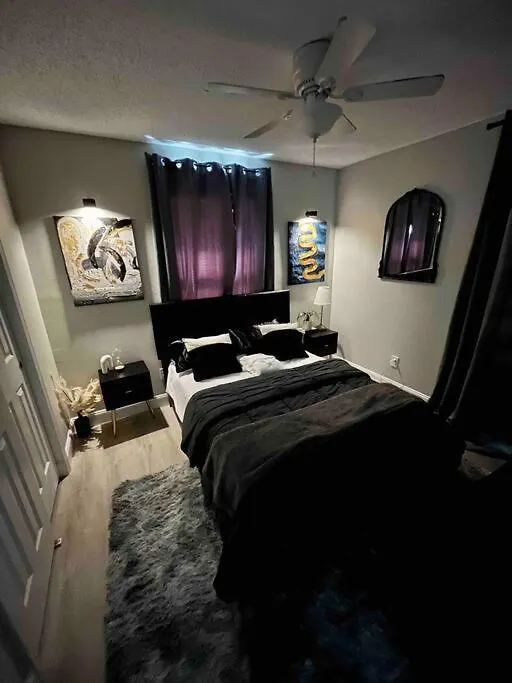 Holiday home Entire 3 Bd Home With Murals And Parking By Downtown Orlando United States