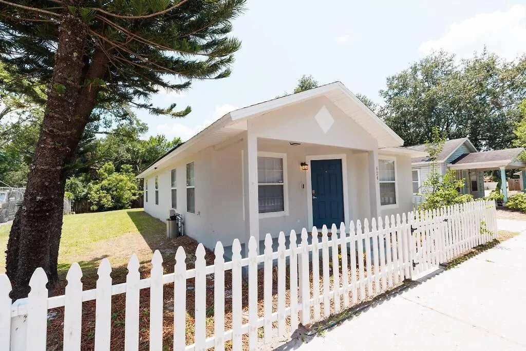 Entire 3 Bd Home With Murals And Parking By Downtown Orlando