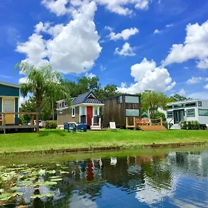 Lakefront Tiny Homes 6 Month Holiday home
